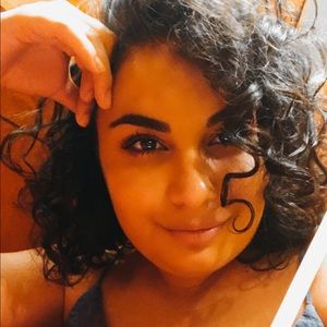 Meet your Posher, Anisa